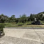Отель Sylvia