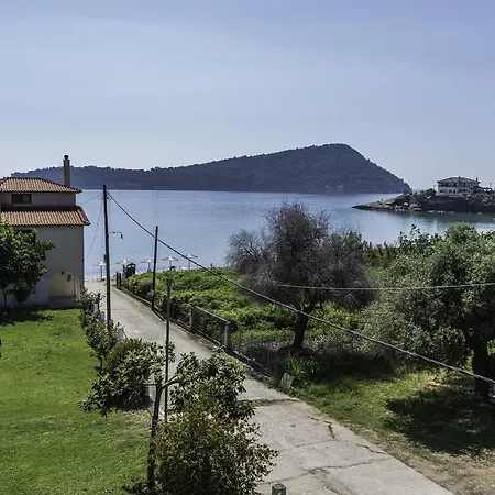 Sylvia Hotel Koinira