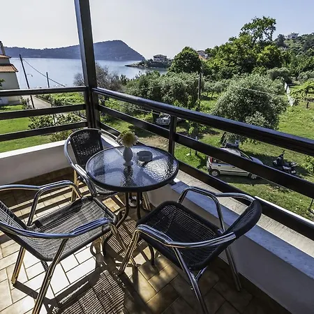 Sylvia Hotel Koinira