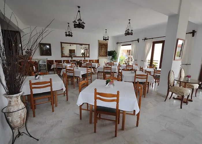 Отель Sylvia Коинира