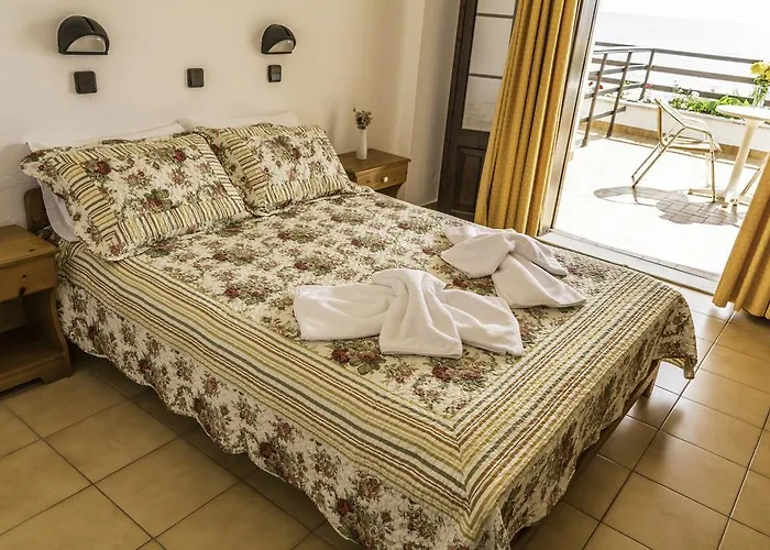 Sylvia Коинира