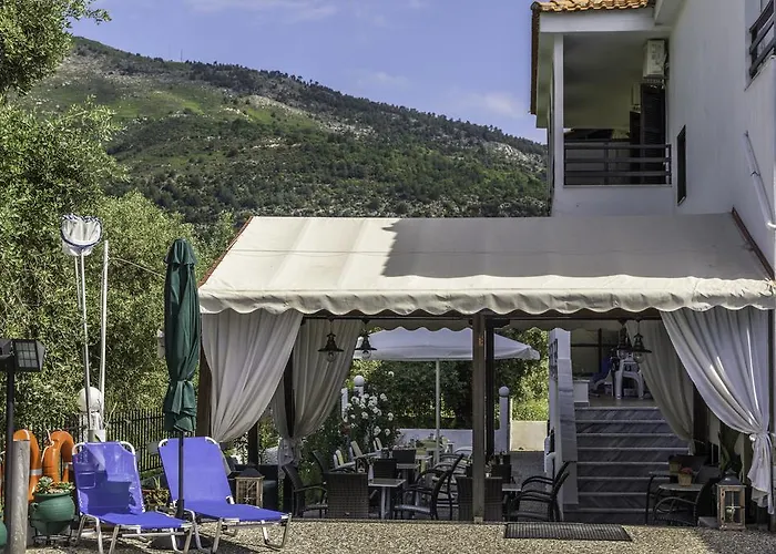 Sylvia Коинира